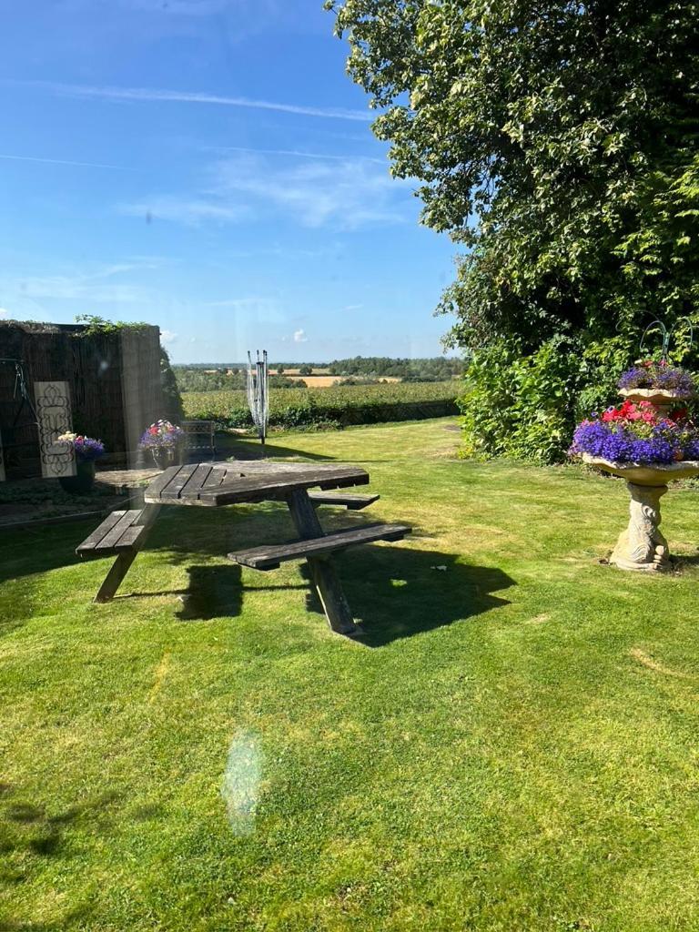 Rolandscroft Guest House Pontefract Esterno foto